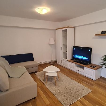 Vs Central Apartment Отопени Екстериор снимка